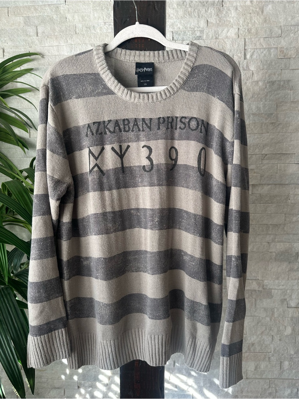 Harry Potter Warner Bros. “Azkaban Prison” Striped Crewneck Sweater L